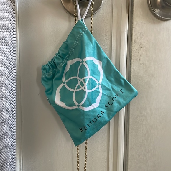 Kendra Scott Necklace - Picture 2 of 3